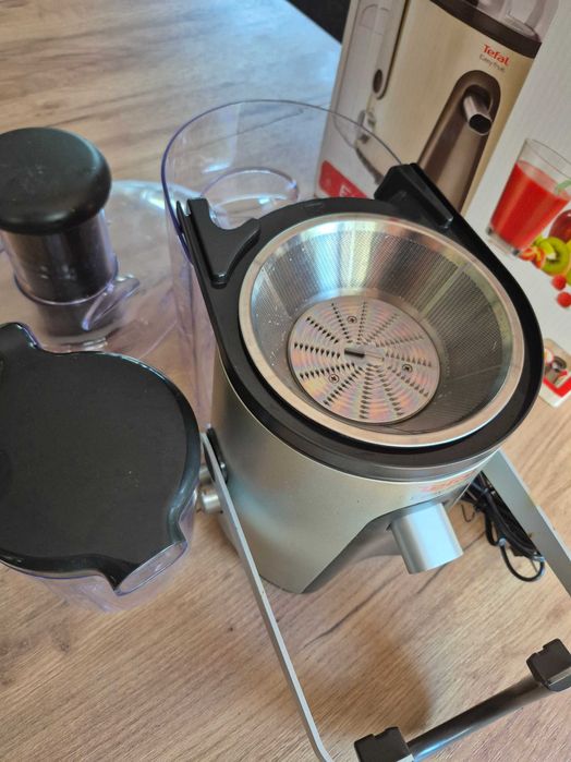 Sokowirówka TEFAL Easy Fruit model ZE58
