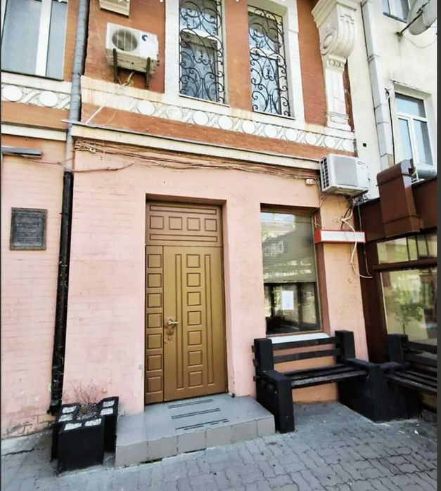 Без % Фасадне приміщення 64м.кв. Окремий вхід. Вул.Володимирська 81