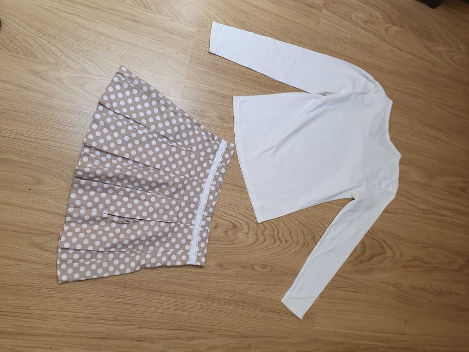 Excelente conjunto de saia e blusa, branco e creme, menina 9-10 anos