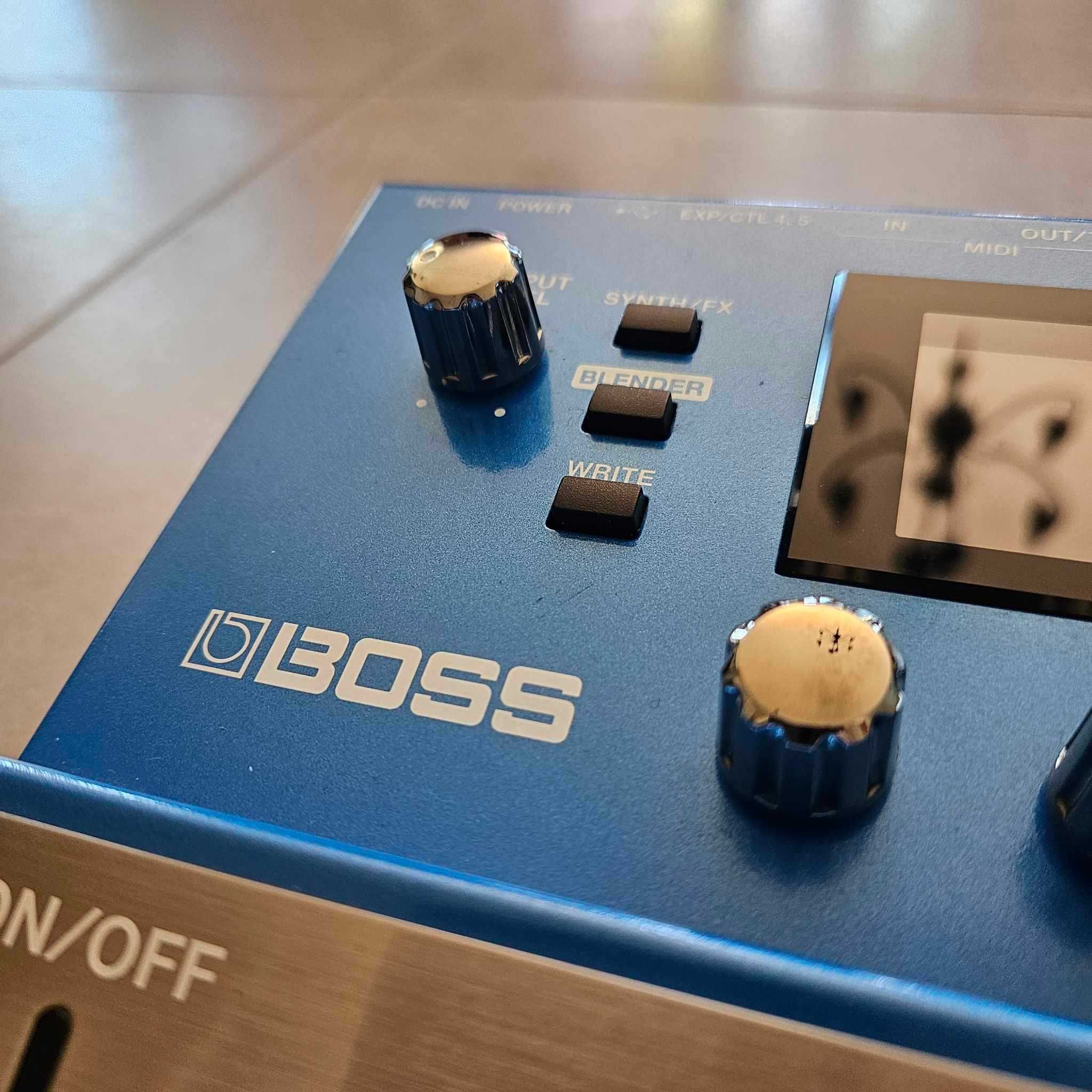 Boss SY-300 Syntezator Gitarowy Polifoniczny Sekwencer