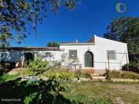 Quintinha com 1,55 ha com vista mar e campo, perto de Faro