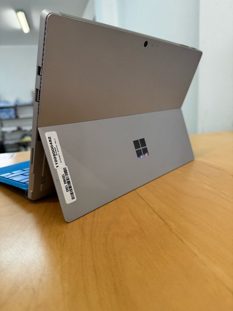 Portátil Microsoft surface pro 4