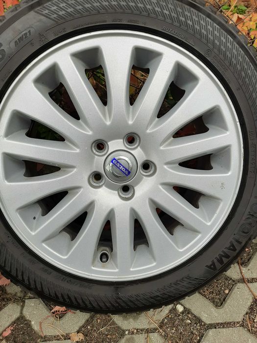 Felgi alu 17 z oponami 225/50/17 wielosezonowe.