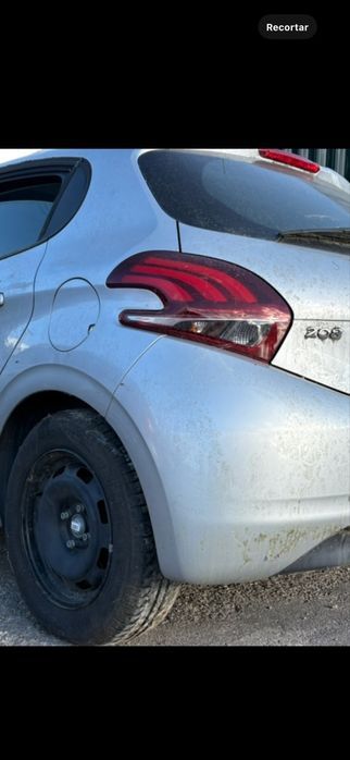 Farolim tras lado esquerdo peugeot 208