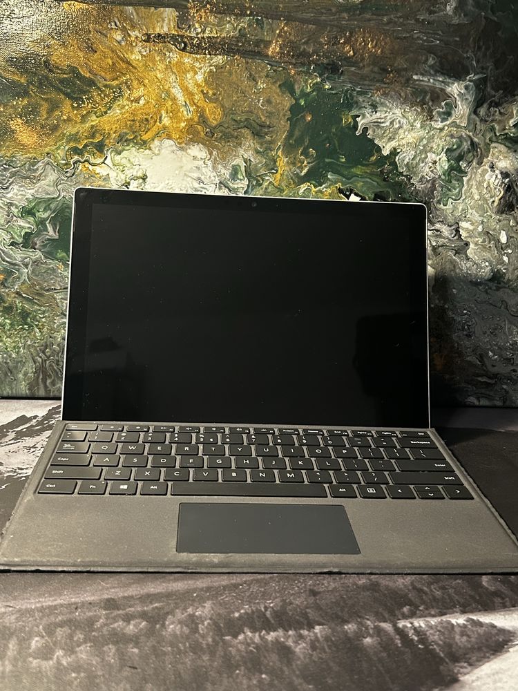 Microsoft Surface Pro 2w1– Intel Core M / 4GB RAM / 128GB SSD