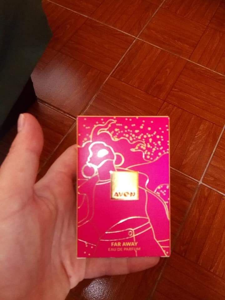 Perfumes, Gel De Banho, Batom e Rosas Perfumadas