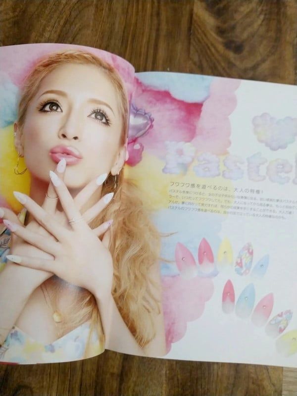 Książka Ayumi Hamasaki Heart Nail Book manicure hybryda Japonia