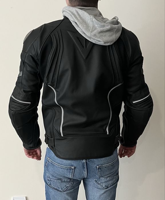 Casaco motard em pele da Dainese N. 50