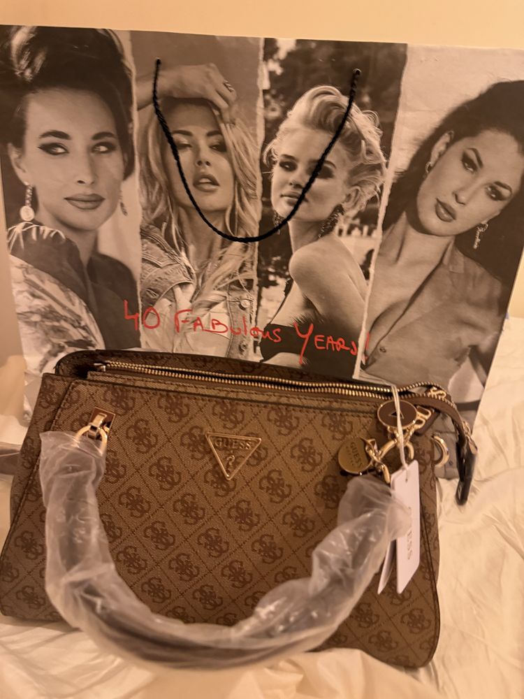Mala de mao da guess