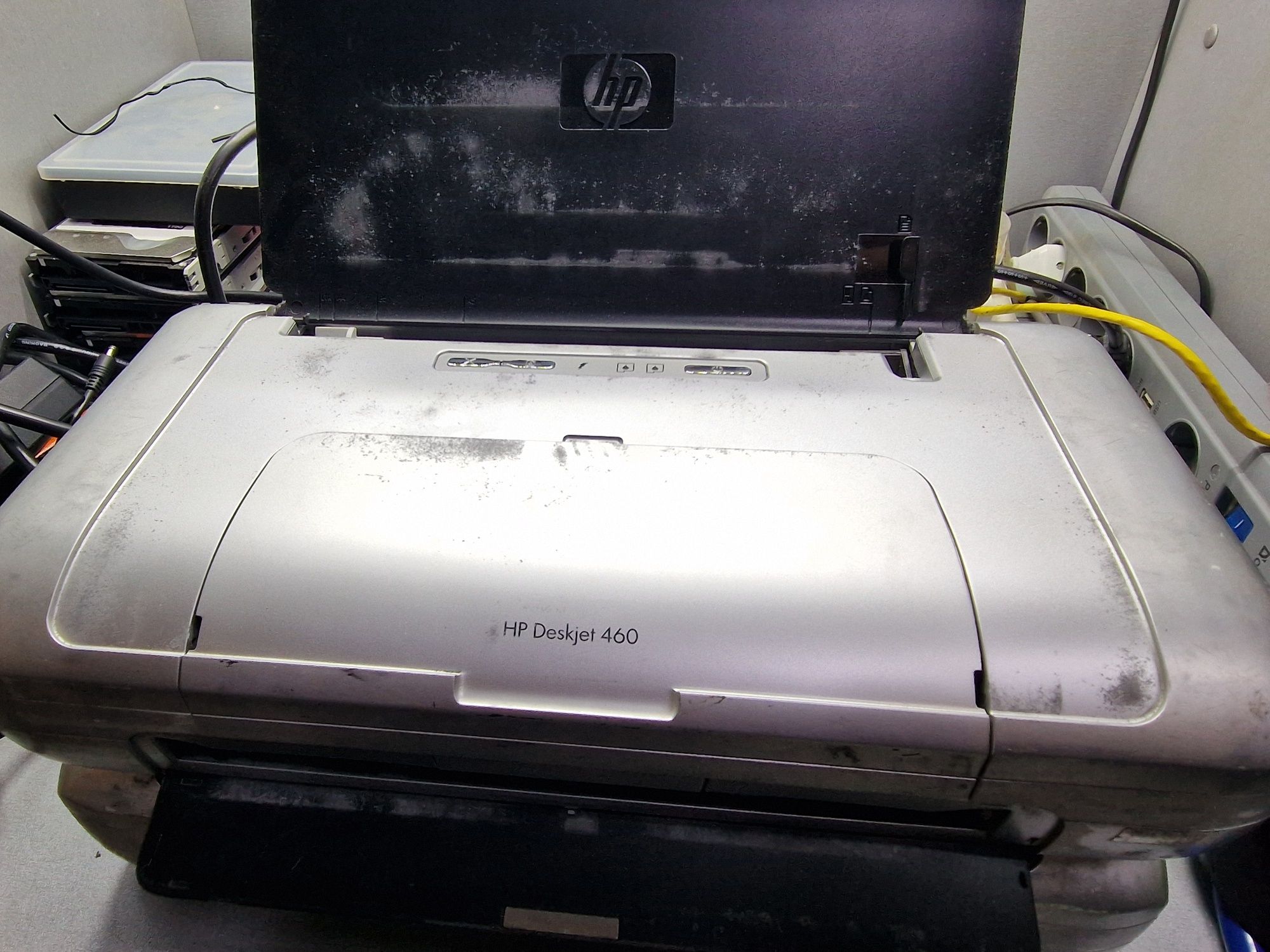 Принтер HP Deskjet 460cb Mobile Printer