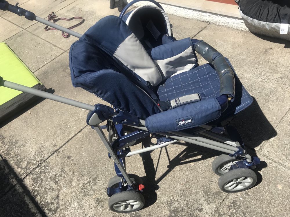 Carrinho de passeio com ovo
