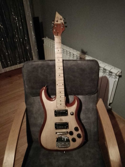 Sprzedam gitarę elektryczną