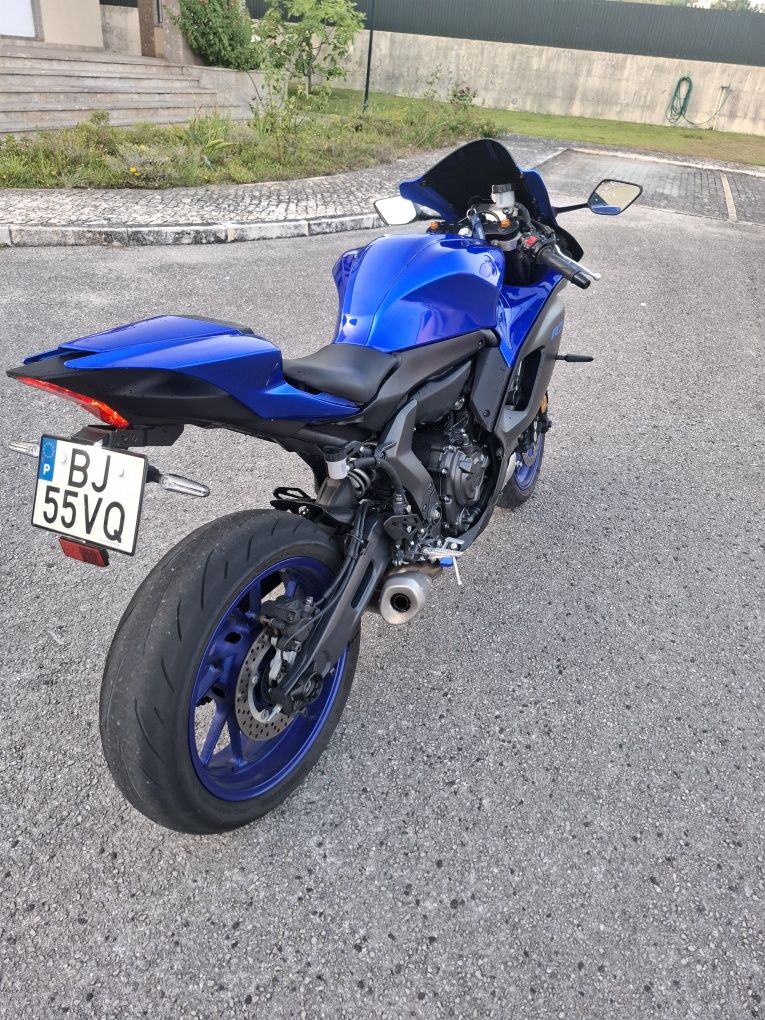Yamaha R7 azul 2023