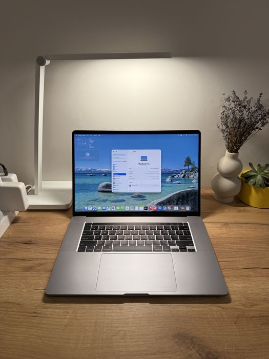 MacBook Pro 16 2019 I9 32GB 1TB Radeon 5500