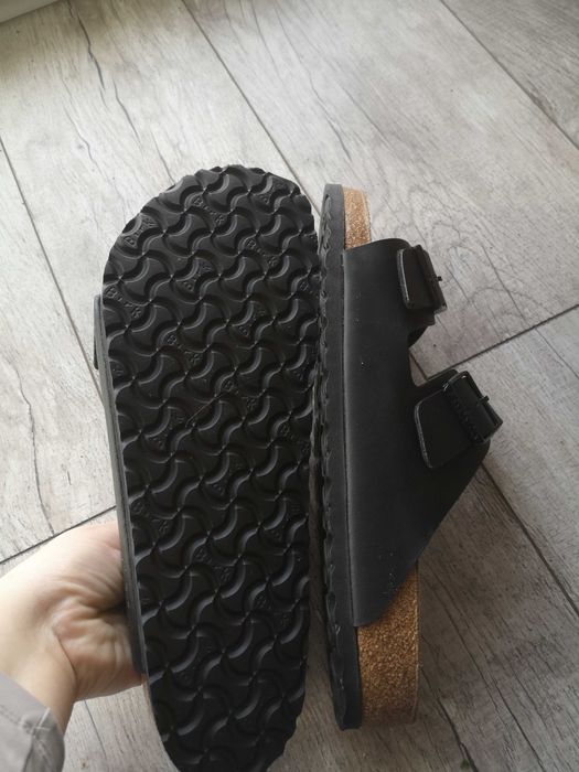 Klasyczne czarne klapki Arizona