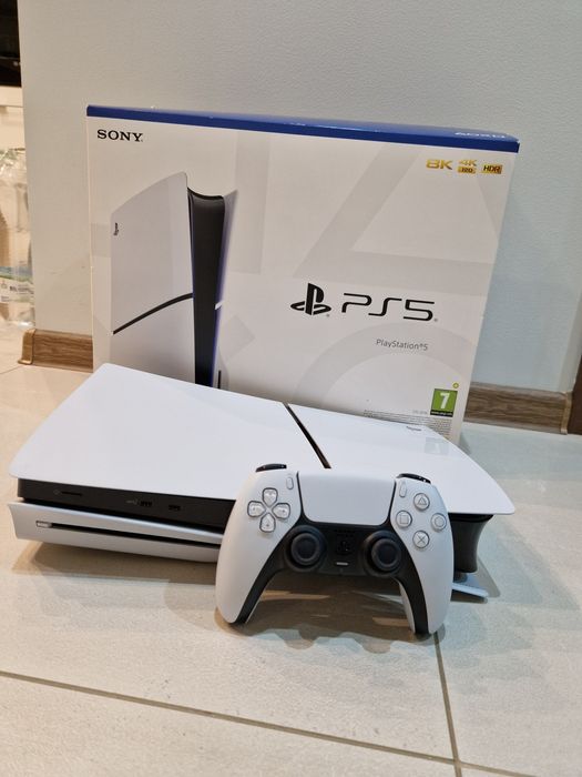 Konsola ps5 slim gwarancja  12 msc gwarancja z napędem PlayStation 5