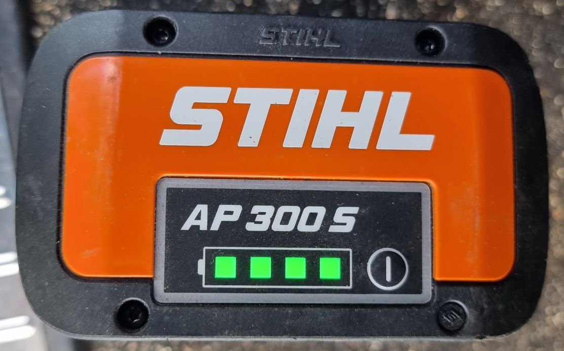 2 sztuki akumulatorów STIHL AP 300 S