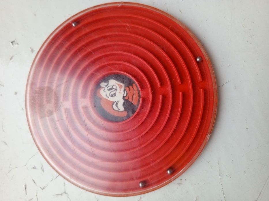 Вінтажна гра-головоломка-лабіринт СССР Лабіринт і кульки