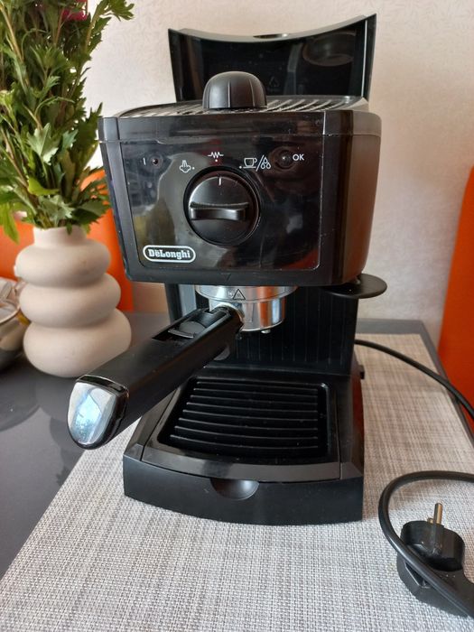 Ріжкова кавоварка DeLonghi EC 146.B