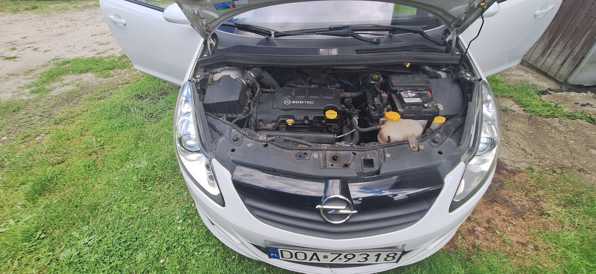 Sprzedam samochód Opel Corsa silnik 1.4 , 87KM