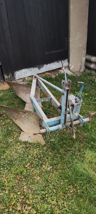 Pług rolniczy dwuskibowy