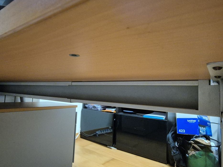 Secretária em metal e faia