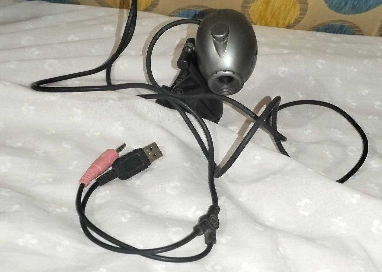 2 вебкамери одним лотом Logitech V-UAP14 і A4TECH PK-336MB