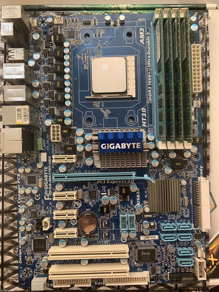 Комплект: материнка Gigabyte MA770T-UD3 + Phenom II X4 955 + 8 ГБ DDR3