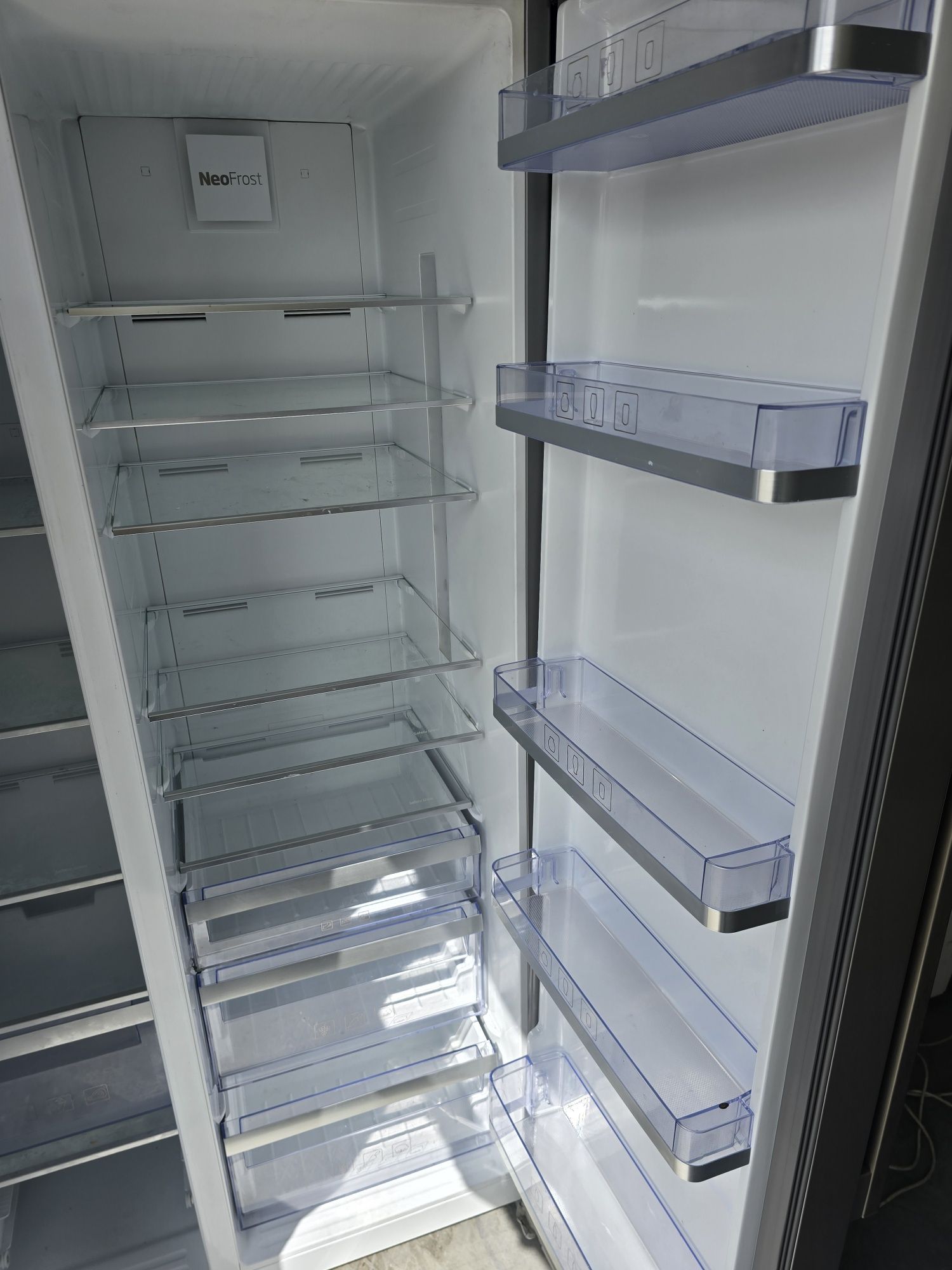 Lodówka SBS Side By Side Beko No frost