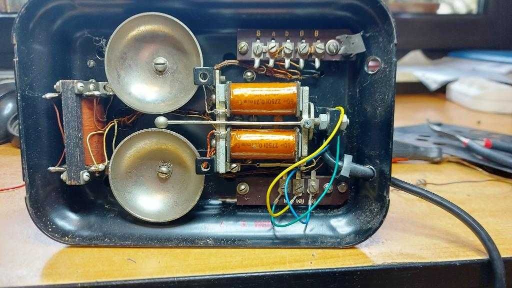 Stary telefon Induktorowy niemiecki nr 38