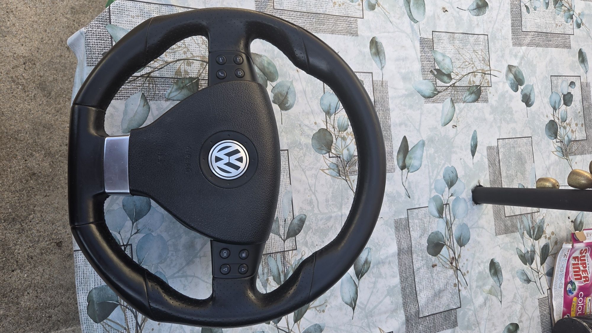 Volante scirocco e golf V em bom estado