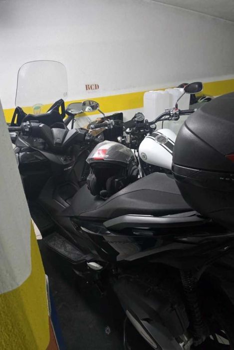 Honda Forza 125CC - Com TOP CASE