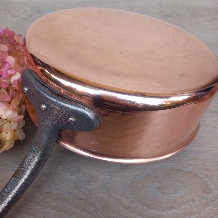 Miedziana patelnia z pokrywką grube dno - sygnowana