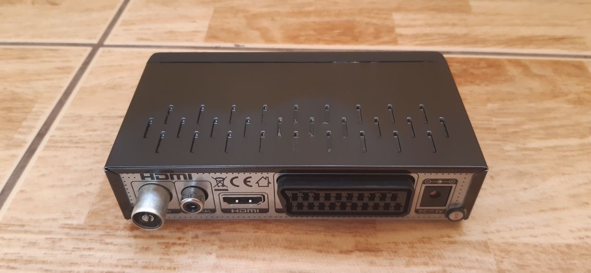 Dekoder DVBT2/C Opticum Nytrobox NS+