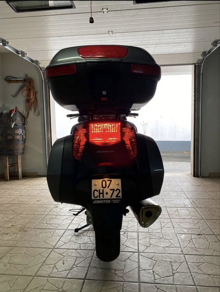 Honda Deauville NT700