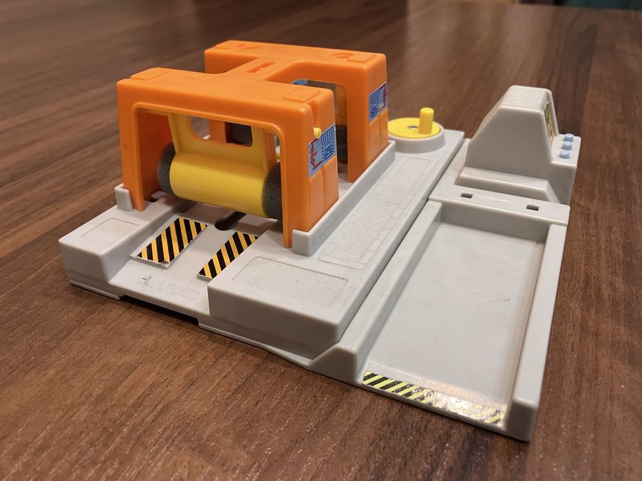Matchbox Motorcity Car Wash 1992