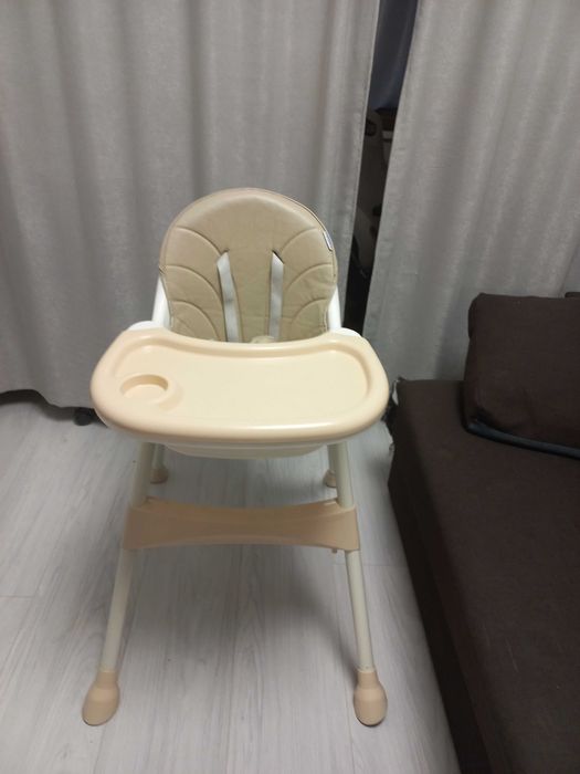 Стільчик для годування