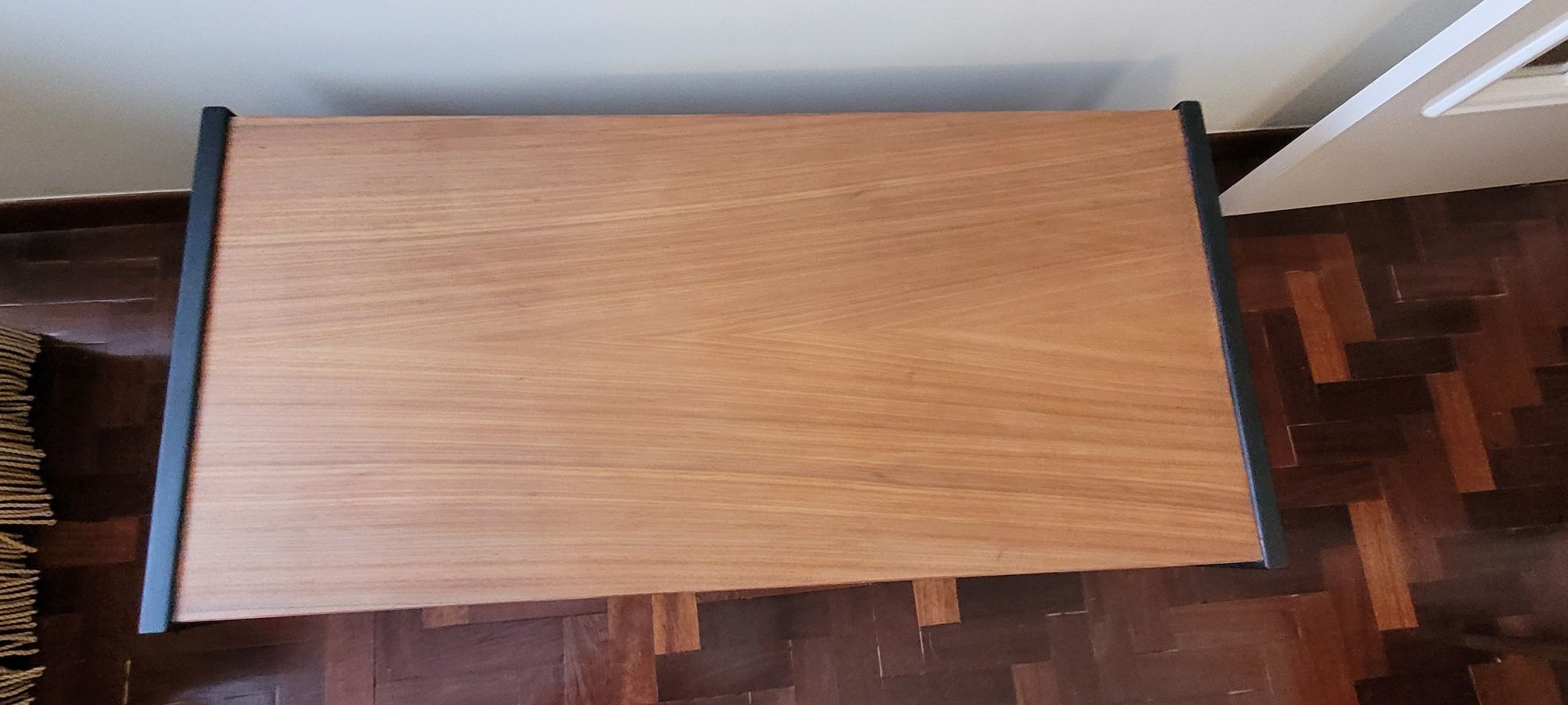 Mesa de centro em bom estado