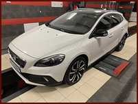 Volvo V40 Cross Country Ledy Bi-Xenon Panorama Automat Czujniki Zderzeniowy