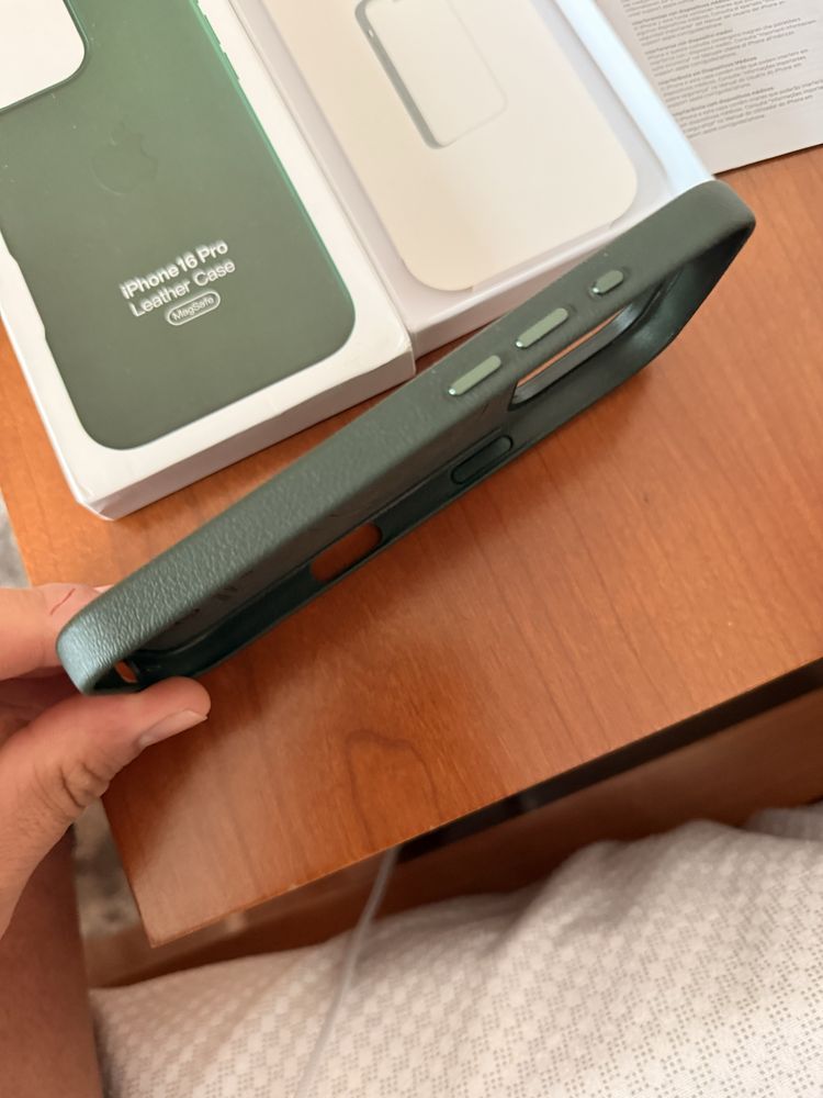 Capa  Iphone 16 pro rm couro