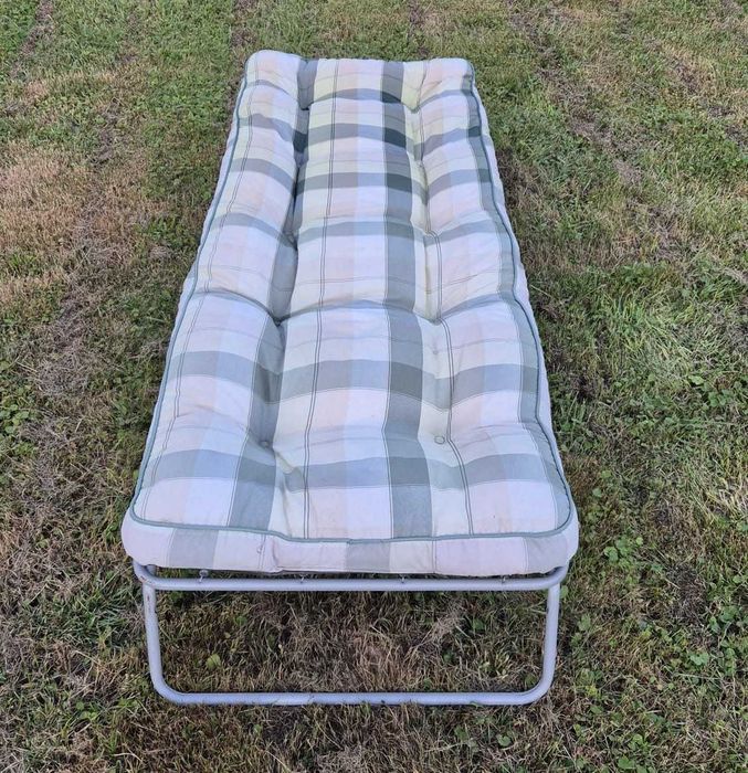 Leżak ogrodowy składany