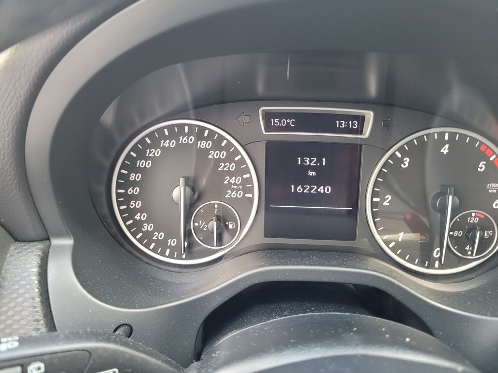 Mercedes 160 cdi caixa de 6 velocidades, possível retoma.