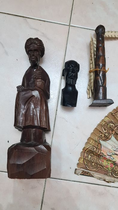 Estátuas pau santo antigas