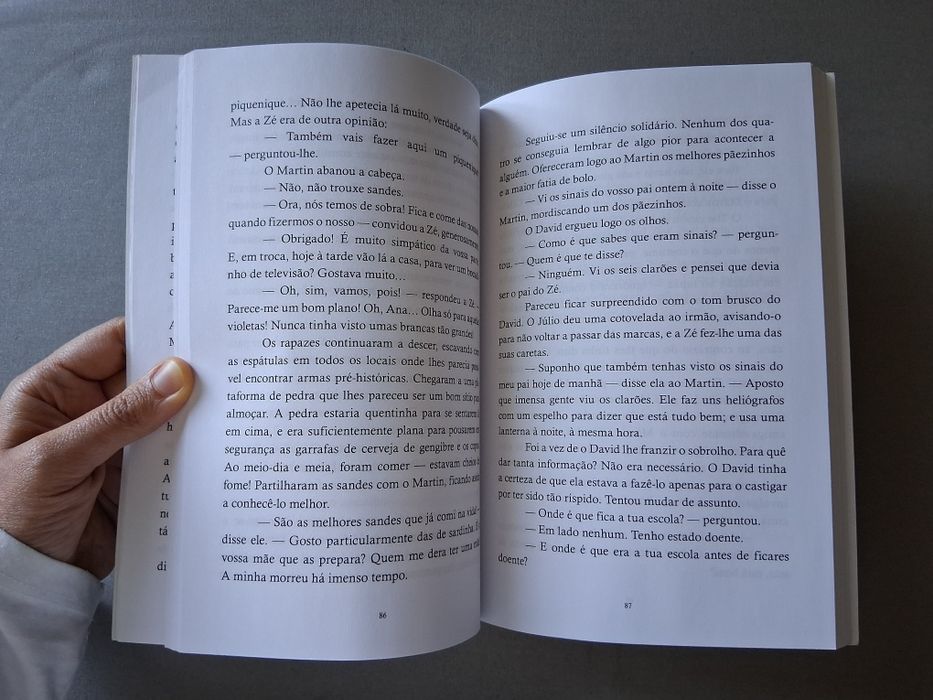 Livro "Os cinco salvam o tio" (Volume 6) de Enid Blyton
