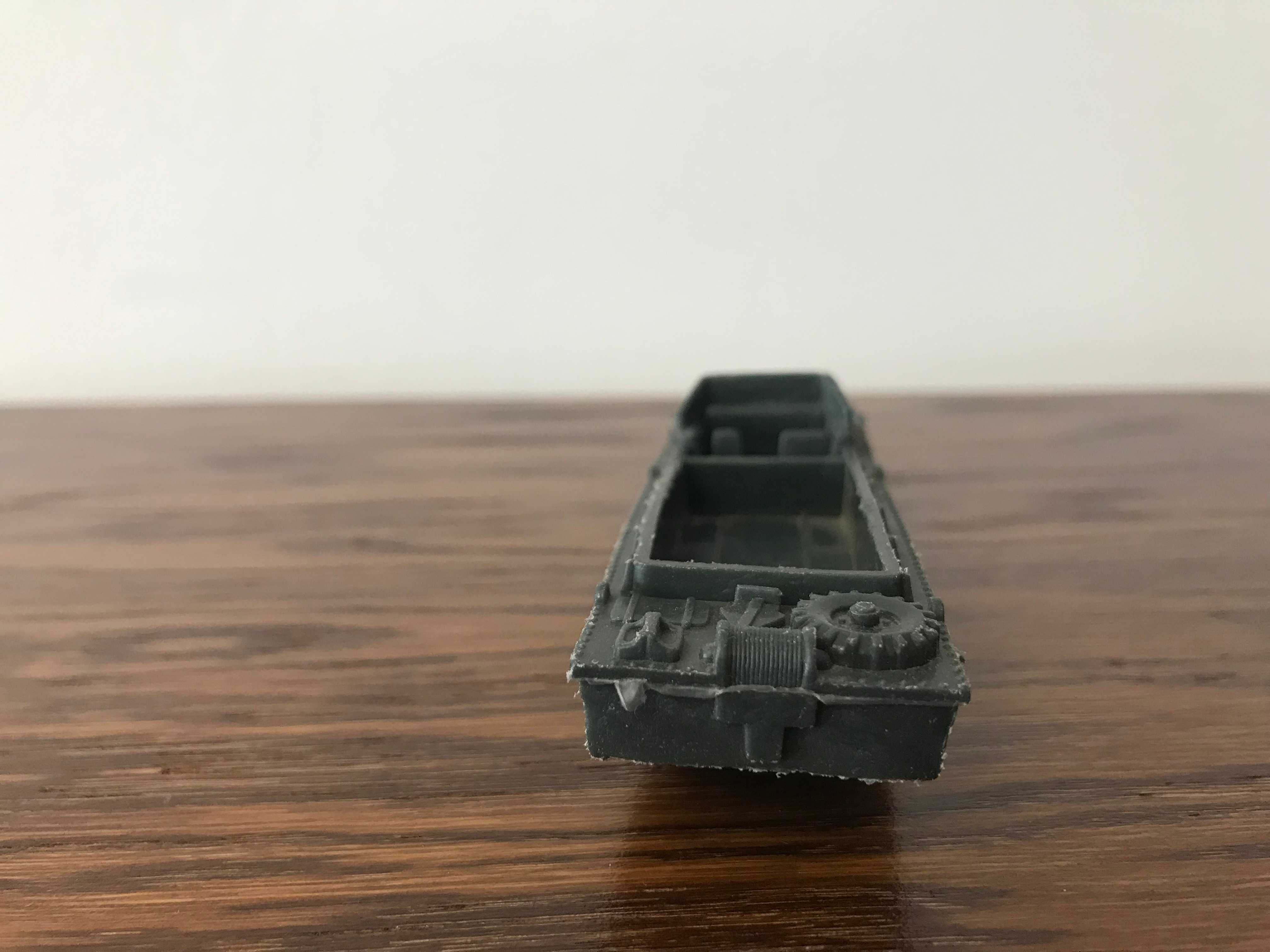 zabawka pojazd wojskowy Airfix DUKW amfibia #1692 1:72 vintage PRL