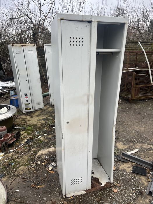 szafka szafa metalowa bhp na ubrania na przedmioty do garazu firmy