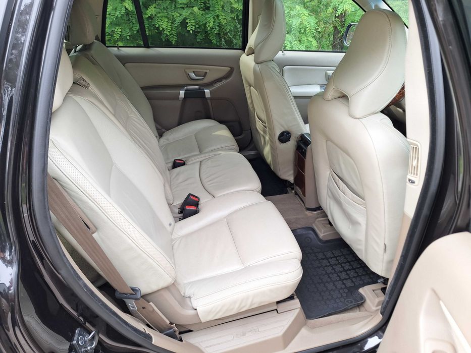VOLVO XC90 4,4 AWD 2010 rok