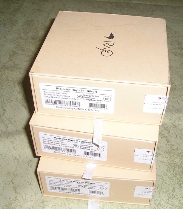 карманный фотовидео проектор от Canon (знаменитой фотоаппаратами)