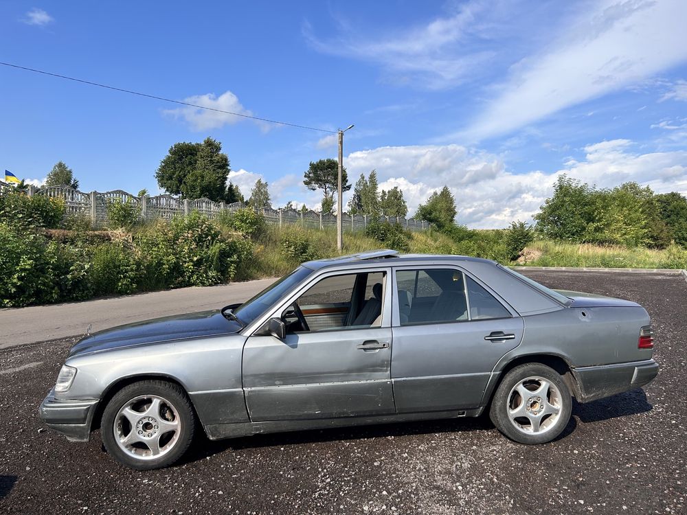 W124 230E