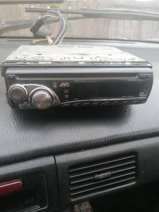 Продам магнитолу jvc